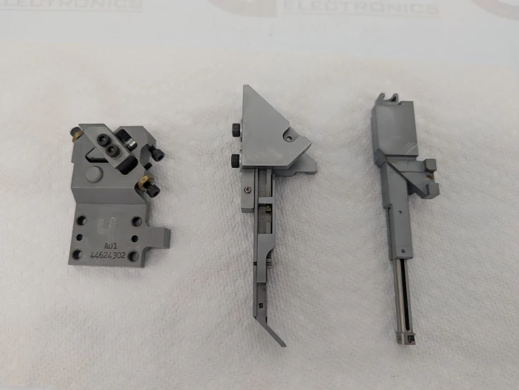 Used Universal Instruments Corporation Radial Insertion Head Assembly Parts Miscellaneous PCB & SMT Equipment Michigan US | 4Tech USA #1540351