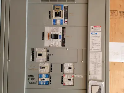 2000A 480Y/277V Eaton Switchgear Power Distribution Center w/ 45kVA Transformer & Panels (Containerized)