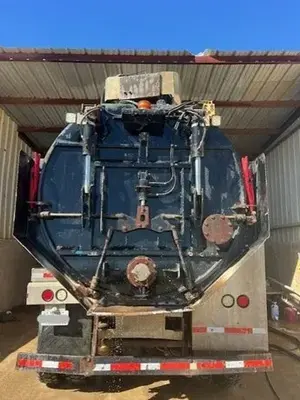 2015 KENWORTH T880 Industrial Vacuum Trucks | Crossford Machinery Group (12)