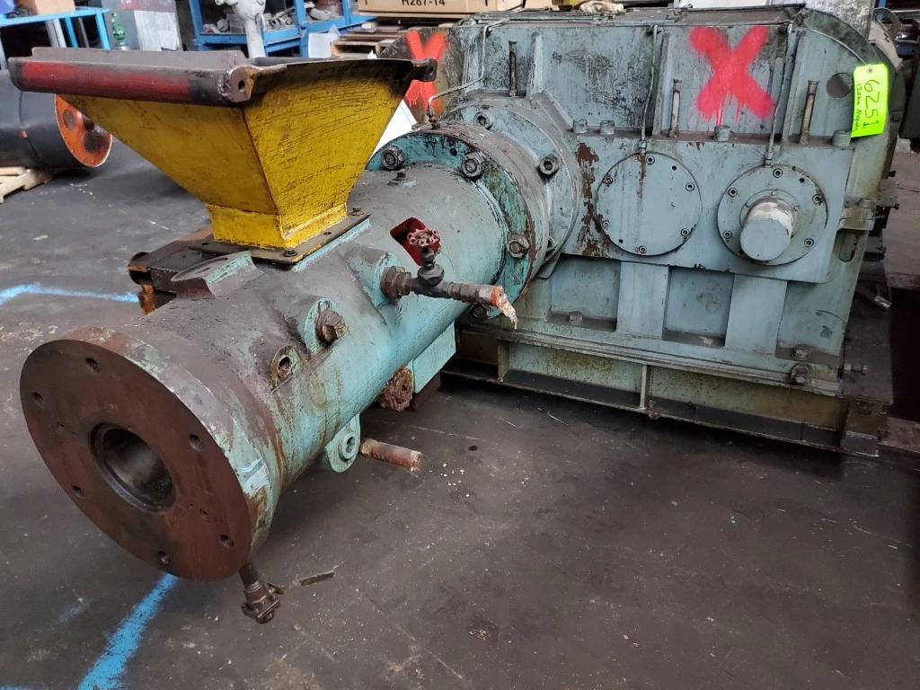Nakata 4.5" Pin Barrel Rubber Extruder