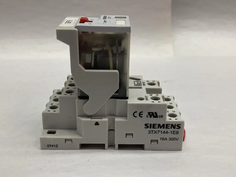 New | in-Stock SIEMENS 3TX71 Miscellaneous Equipment (Electrical & Power) | Surplus Asset Holdings #1193069