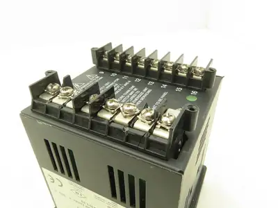 Honeywell UDC2300 Mini-Pro Temperature Controller DC230L-E0-00-10-0A00000-00-0