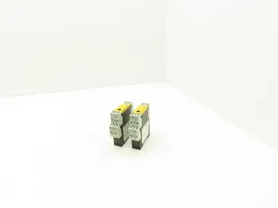 Siemens 3RK1205-0BE00-0AA2 Digital Safety Relay Input Outpu Module Lot of 2