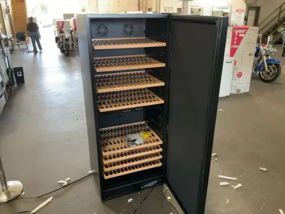 Used VINOTEMP EL-300GFEBRR Refrigerators Michigan US | Miedema Asset Management Group #1437293