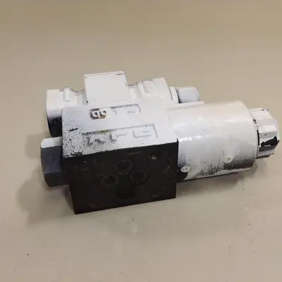 USED YUKEN DSG-01-2B2-D24-60-L