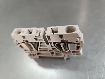 Weidmuller ZDU 6.6 mm. 800v. Terminal Block. Loc 3D-28