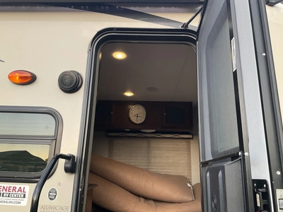 Used 2017 COACHMAN FREEDOM EXPRESS 22TSX- 1SL Campers, Caravans, Motorhomes Michigan US | Miedema Asset Management Group #1370131