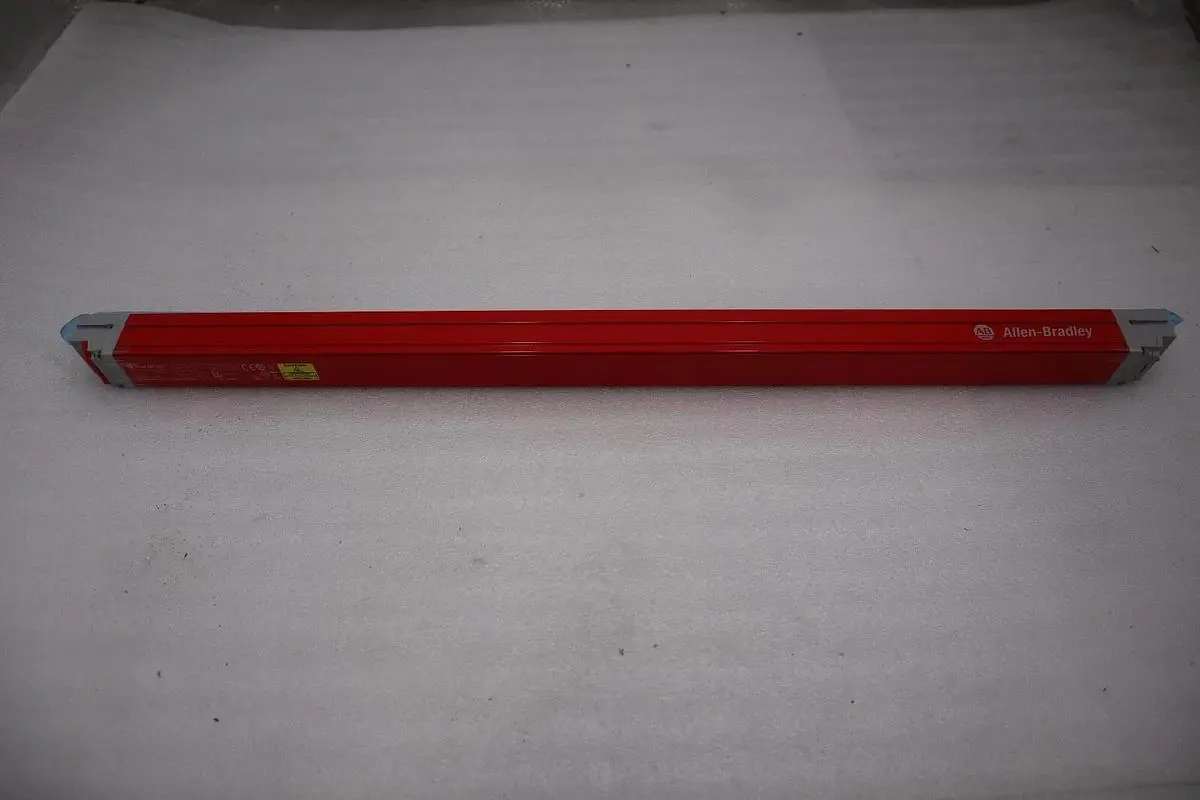 Allen Bradley 450L-E4HL0600YD Ser. A Enhanced Safety Light Curtain Transceiver