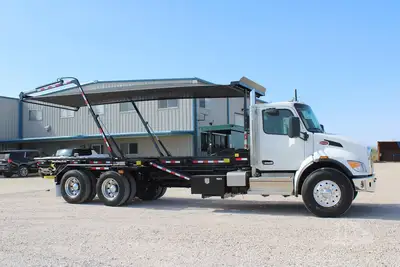 New | in-Stock 2027 PETERBILT 548 Rolloff Trucks Texas US | Roll Off Truck World #1492019