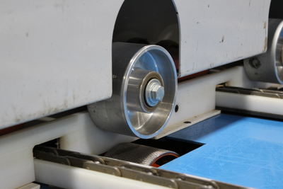 Ultimizers S-Transfer Lateral Infeed for Optimizing Saw