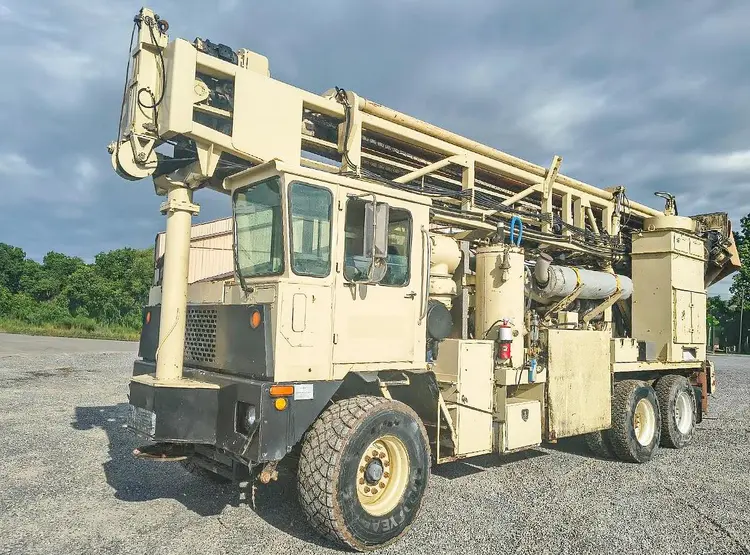 Used 2004 INGERSOLL-RAND T4BH BLAST HOLE DRILL RIG Drill Rigs Pennsylvania US | East West Machinery & Drilling #1418074