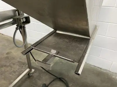 11' L Crescent-Top Incline Conveyor