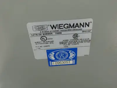Wiegmann Hubbell T0606 N1 Tee Hinged Screw Cover Wireway 6X6 Carbon Steel Gray