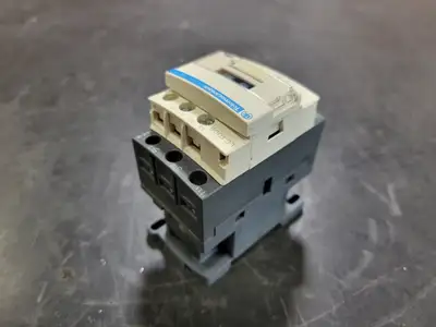 USED TELEMECANIQUE LC1D09F7