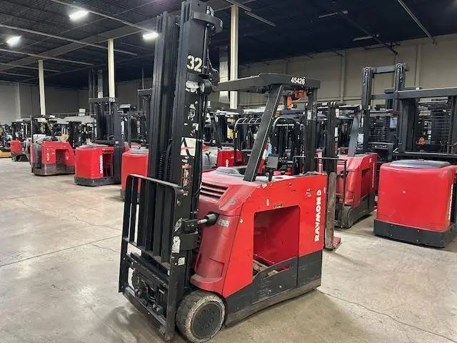 Used 2017 RAYMOND 425C50TT 3-Wheel Stand up Electric Counterbalance Forklifts Illinois US | Somerset Equipment Sales #1546283