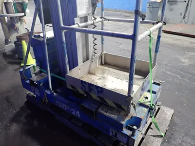 USED GENIE IWP24