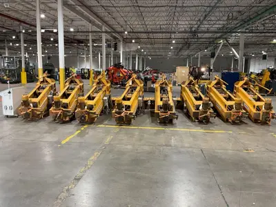 (4) 20 TON (160,000 LBS TOTAL) RAILWAY / NEUERO HEAVY DUTY MOBILE VERTICAL LIFT JACKS: YOBRO #23870