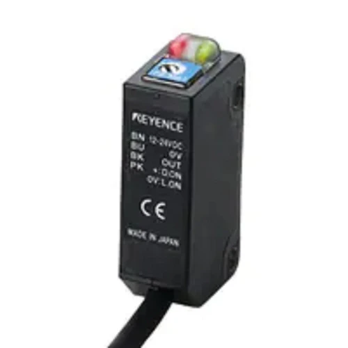 Keyence PZ-M71P Square Reflective Cable Type, PNP [New]