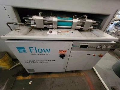 USED 2009 FLOW MACH 3