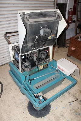 USED TENNANT 186