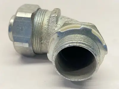 USED APPLETON LIQUIDTIGHT CONNECTOR 90 DEGREE 3/4" LOT OF 2