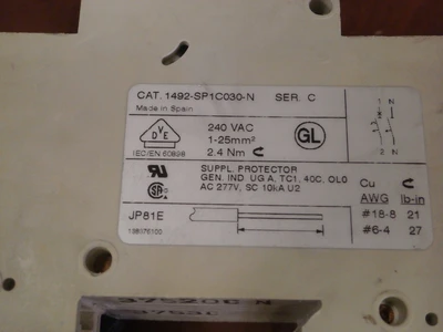 USED Allen-Bradley 1492-SP1C030-N