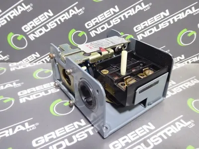 Johnson Controls P70DA-40 Pressure Control Module 20-100 PSIG Used