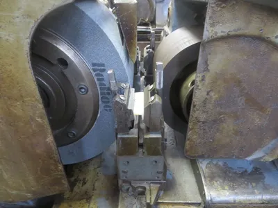 1950 CINCINNATI #2 OM GRINDERS, CENTERLESS | GCH Machinery (4)