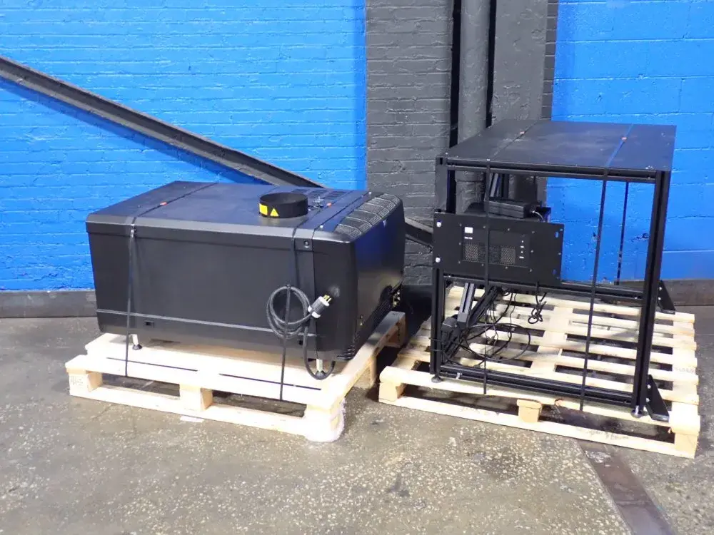 USED 2015 BARCO GALAXY 4K23