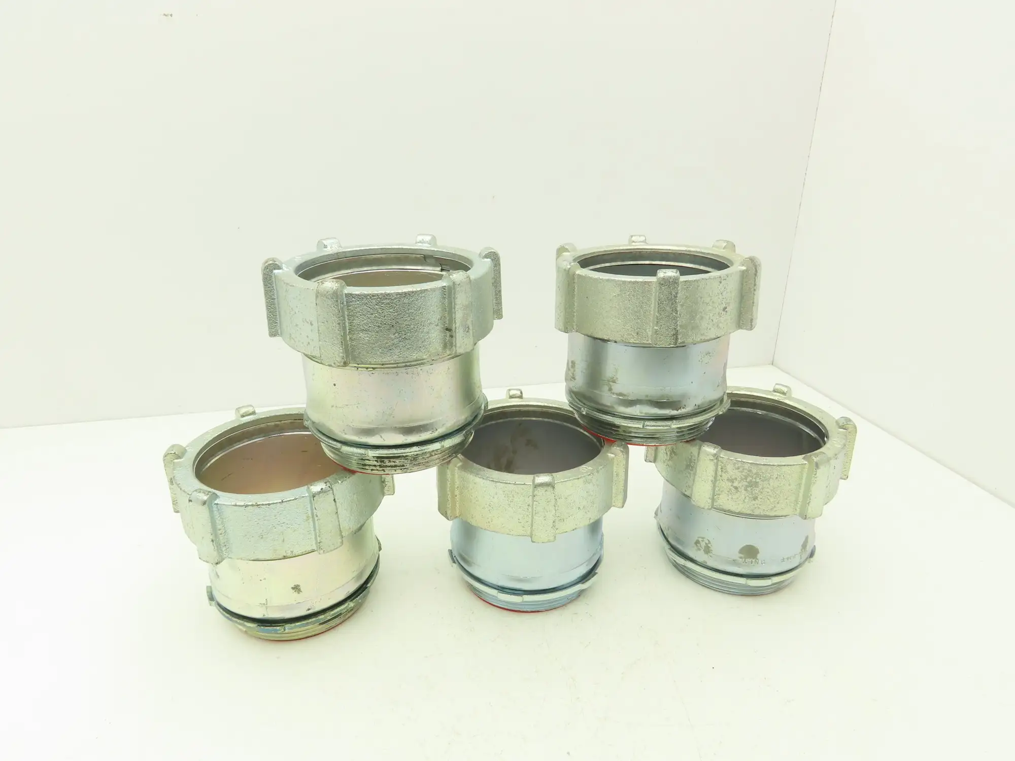 TC719US 3-1/2" EMT Conduit Compression Connector Insulated Throat Lot of 5