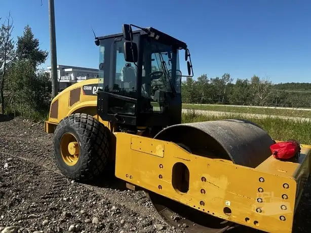 USED 2019 Caterpillar CS68B