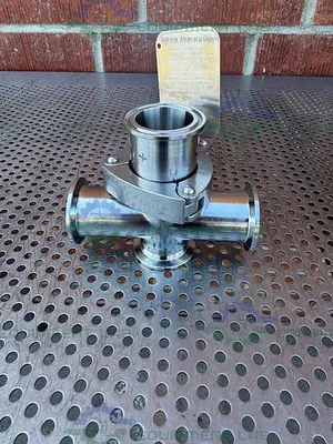 USED BS&B GR-C SAFETY HEAD 1 1/2" FITTING W/ 45 PSIG RUPTURE DISC, 1 1/2" TEE FITTING