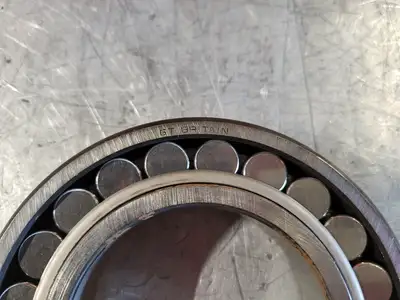 NEW SKF 22216 EK/C3