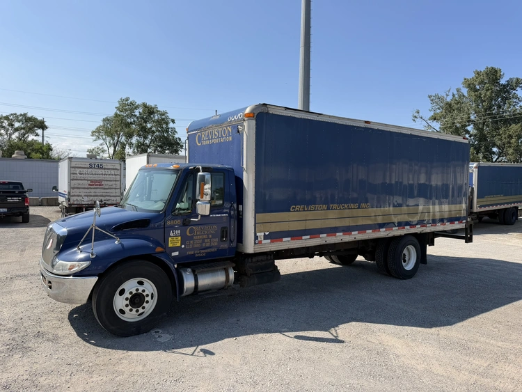 Used 2006 INTERNATIONAL 4300 SBA4X2 Box trucks Indiana US | Miedema Asset Management Group #1414584