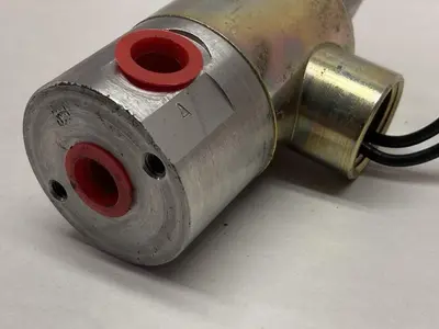 New | in-Stock SKINNER V5D5170 Solenoid Valves Ohio US | Surplus Asset Holdings #1265736