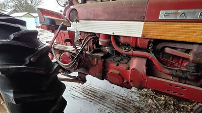 FARMALL 560 Tractor | Iron Listing (39)