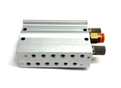 SS5Y3-41-06-M5 | SMC  4/5-Port Pneumatic Solenoid Valve Manifold Base, 6-Station - Used