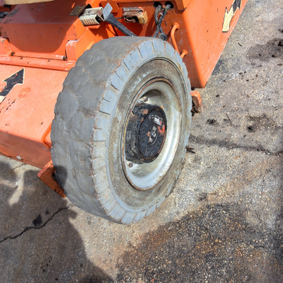 USED 2012 JLG E300AJP