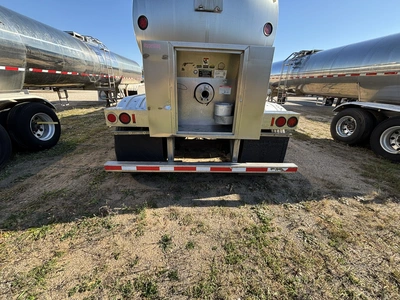 Used 2009 WALKER MILK TANKER TRAILER Liquid Supply Trailers Michigan US | Miedema Asset Management Group #1709522