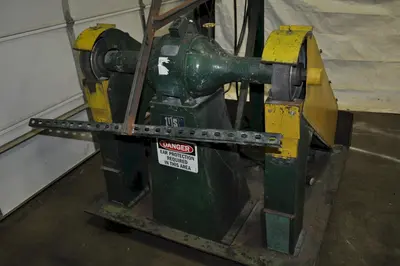 5 HP BUFFING / POLSIHING LATHE WITH IDLE PULLY STANDS