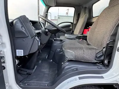 Used 2024 ISUZU NPR HD Box trucks Florida US | Truck and Van Outlet #1509183
