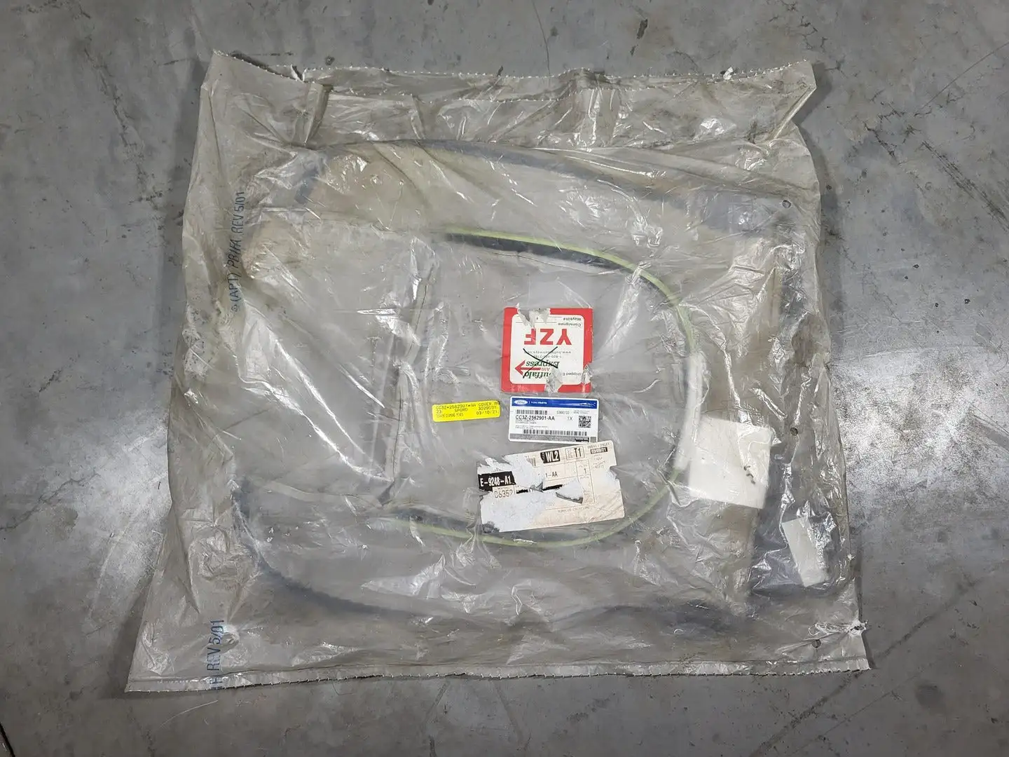NEW FORD CC3Z-2562901-AA