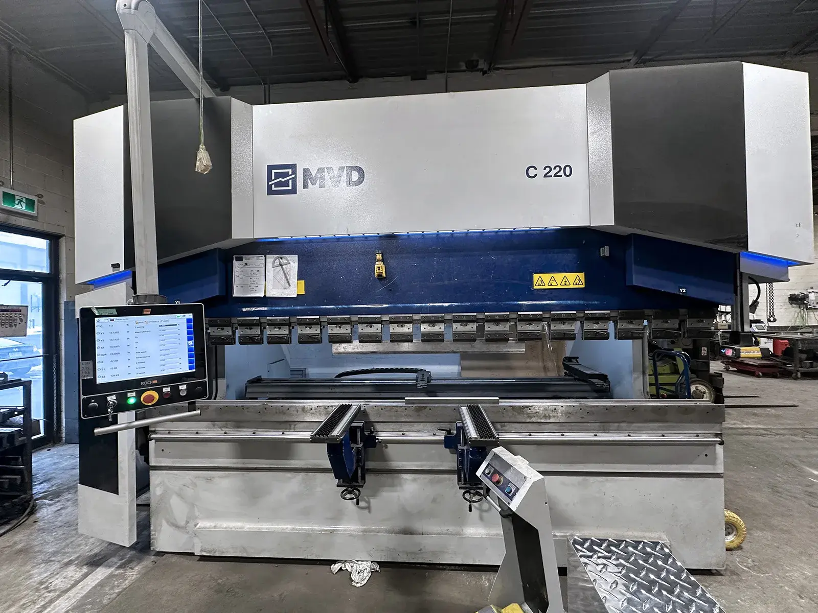 USED 2022 MVD C220-3700
