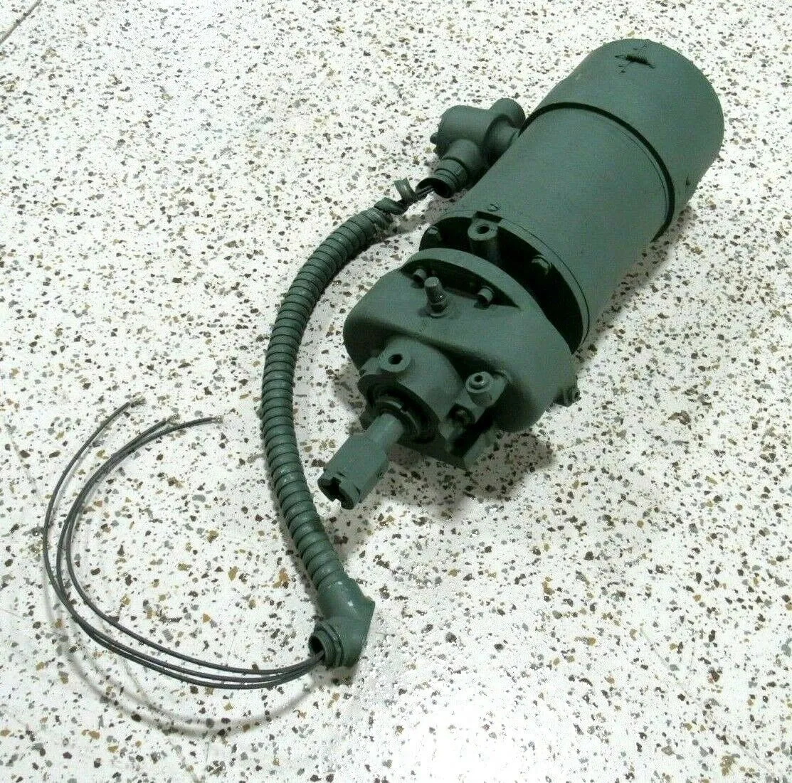 USED CUTLER HAMMER D614494 GEARMOTOR TYPE CD4 SIZE 4 240V