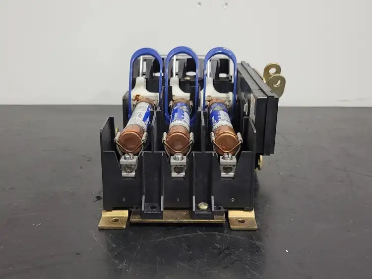 Used SQUARE D 9422TCF33 Switchgears British Columbia CA | Lenmark #243091