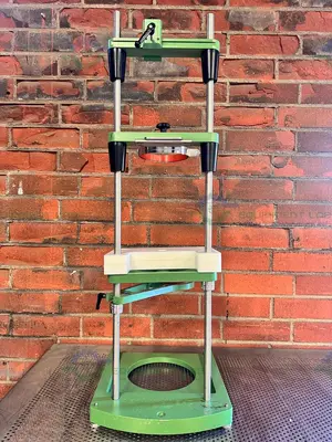 Used CHEMGLASS CHEMRXNHUB BENCHTOP 2-5 LITER GLASS REACTOR SUPPORT STAND Reactors California US | Equipment Lab #1394840