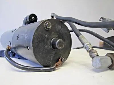 Monarch Hydraulics 12V DC Hydraulic Pump 2114 with Ram 12 VDC 2500 psi 1 Gallon