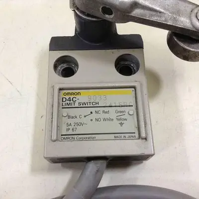 USED OMRON D4C-9033