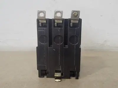 USED SQUARE D QOB330