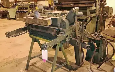 Tension Stand, Ruesch, 26" Wide